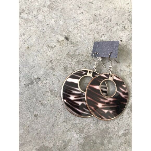 Circular Shell Large Circle Dangle Beach Earrings - Picture 3 of 10